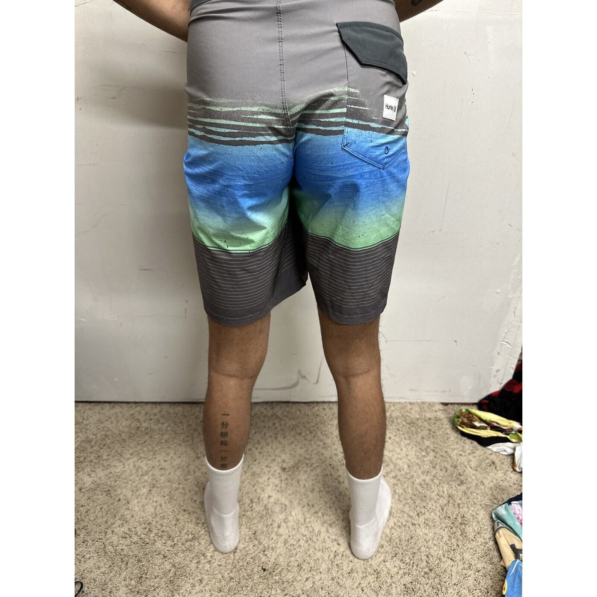 Men’s Hurley Size 34 Board Shorts Swim Trunks Gray Blue Striped