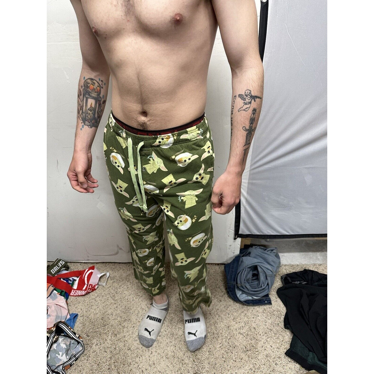 Men’s Small Hot Topic Star Wars Baby Yoda Lounge Pants Pajama Bottoms
