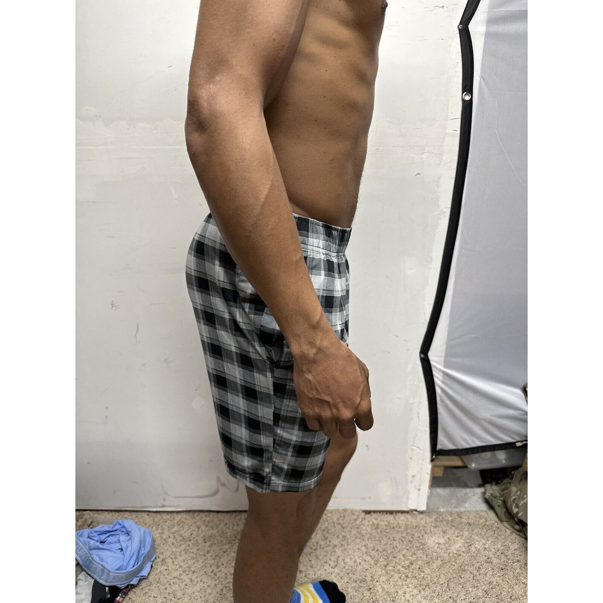 Men’s Gray And Black Fruit Of The Loom Small Lounge Shorts with pockets