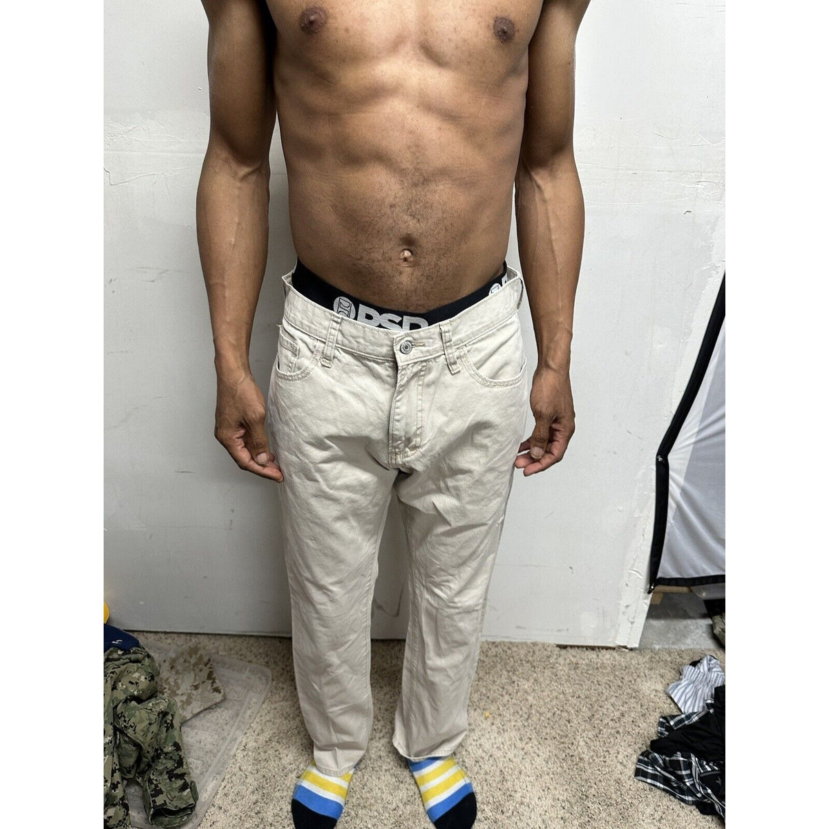Men’s Cream / Beige Old Navy Pants 33 X 34