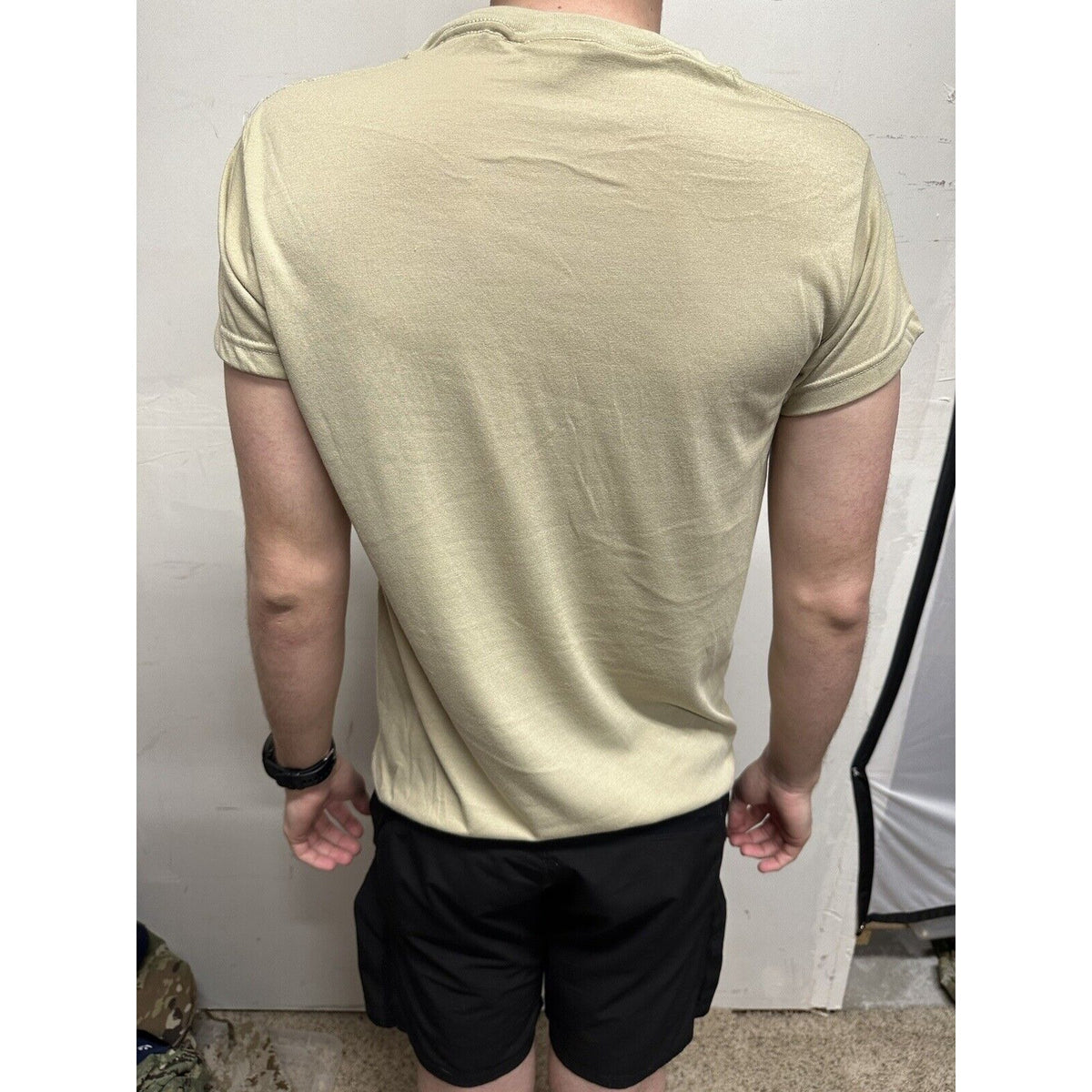 Men’s Desert Sand T-shirt Medium Moisture Wicking Poly Military Shirt
