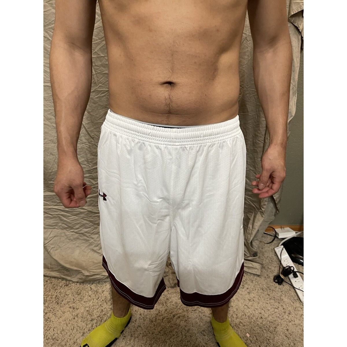 Men's under armour Adult Small white and Maroon Lacrosse style shorts no pockets