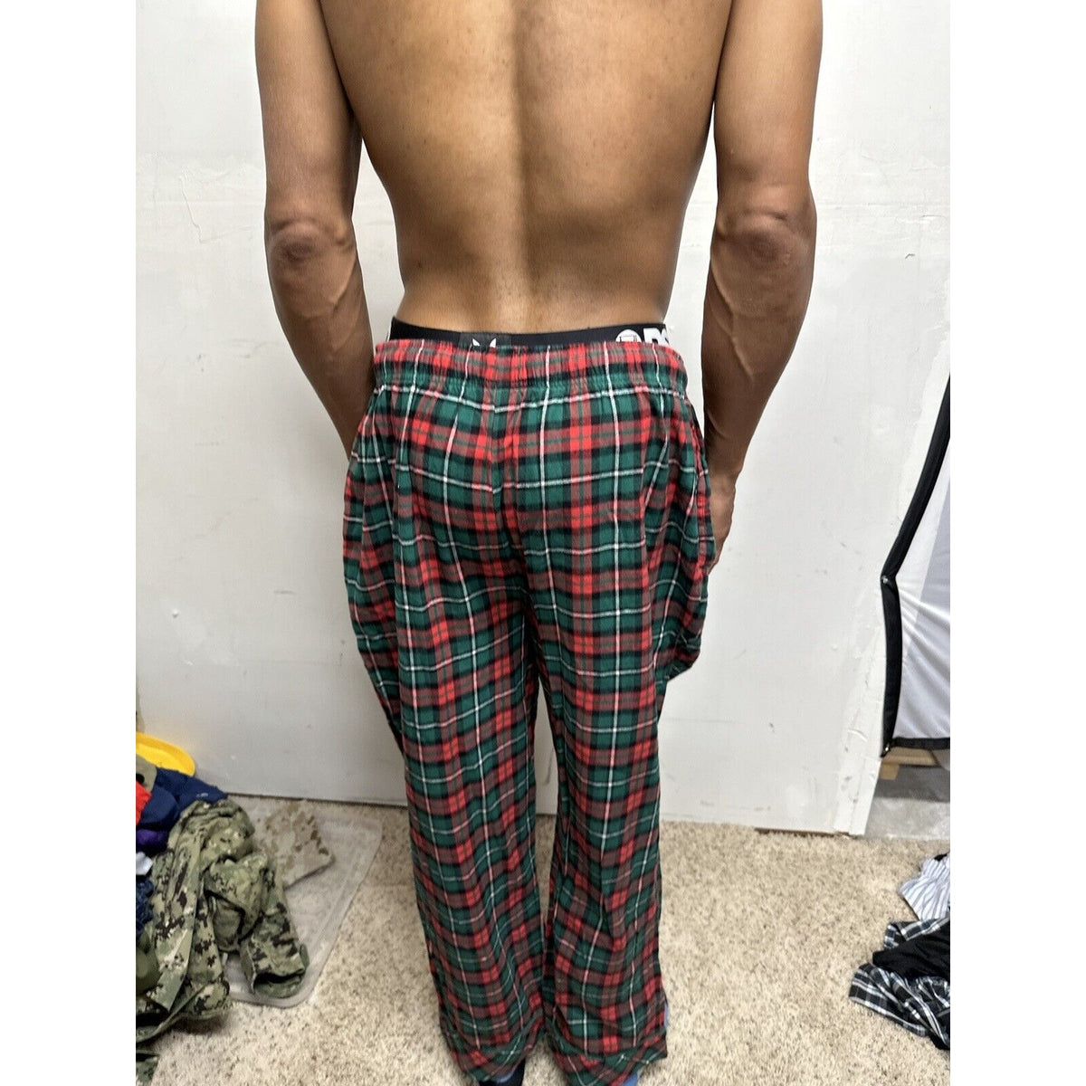 Men’s Red And Green Plaid Pajamgram Large Lounge Pants Pajamas