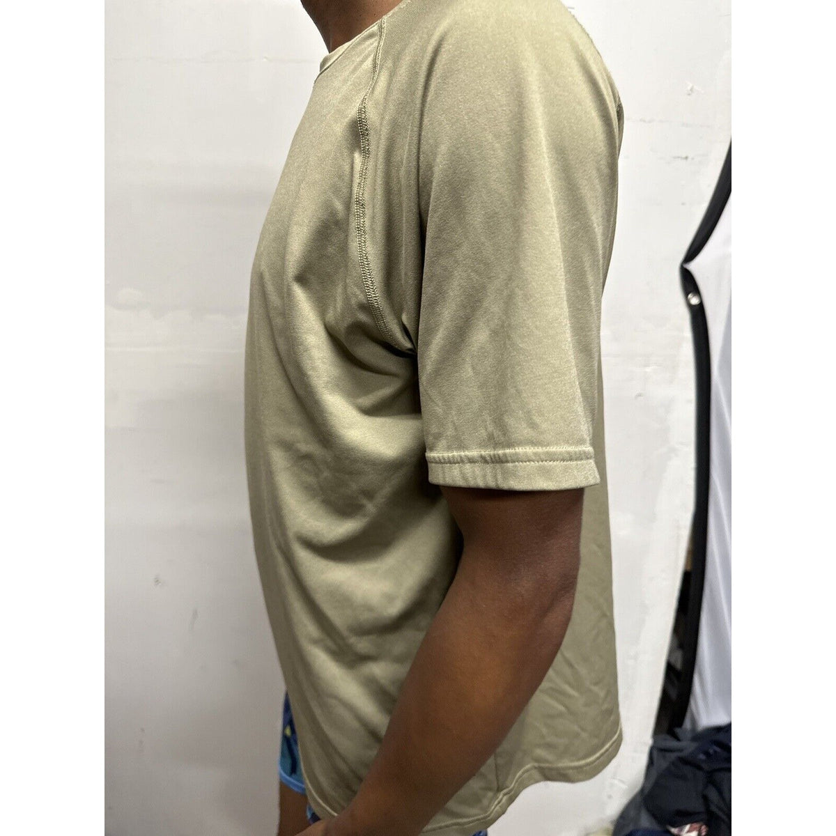 Men’s Ocp Tshirt Under Armour Medium Tactical Shirt Sleeve Shirt  Coyote Brown