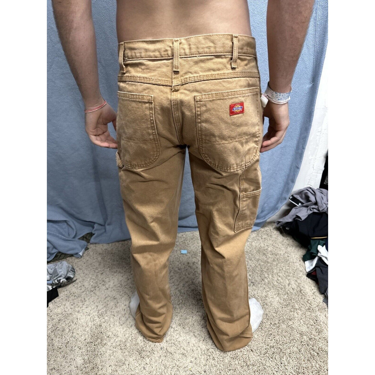 Men’s Khaki Dickies Relaxed Fit 32 X 34 Cargo Pants