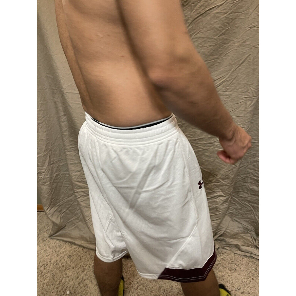 Men's under armour Adult Small white and Maroon Lacrosse style shorts no pockets