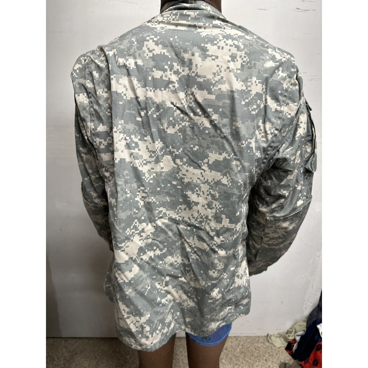 Men’s Army Combat Uniform Acu Medium Regular With USA Flag Patch Top Blouse