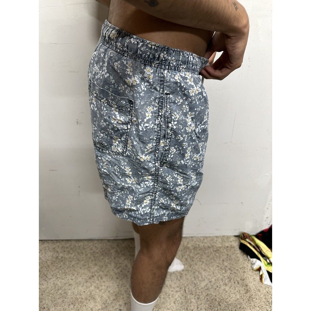 Men’s Large Zara Gray Floral Shorts