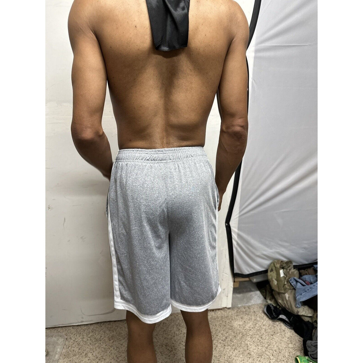 teen boy’s  Fila xL Gray Athletic Shorts (18-20)