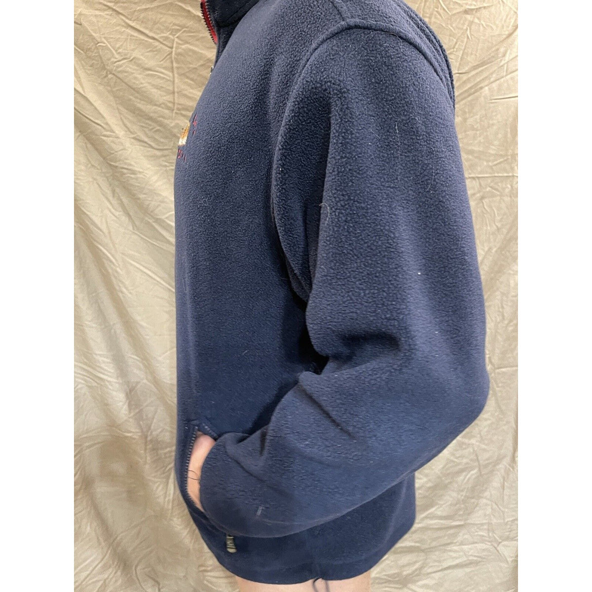 Men's full zip blue sweatshirt monterey bay california fits like a medium Gogo