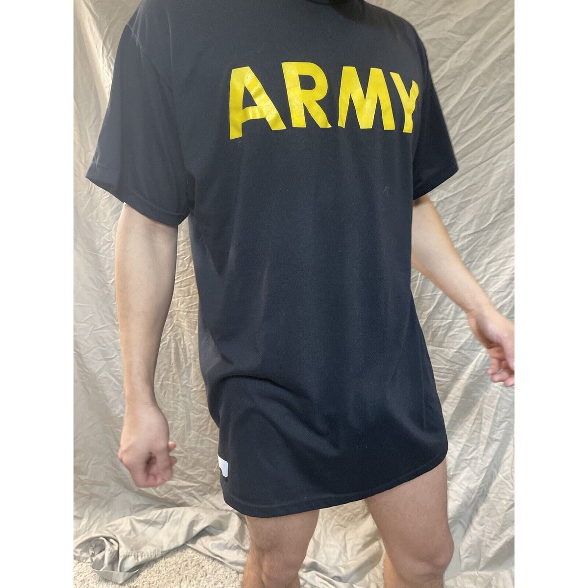 men’s army black short sleeve pt shirt large