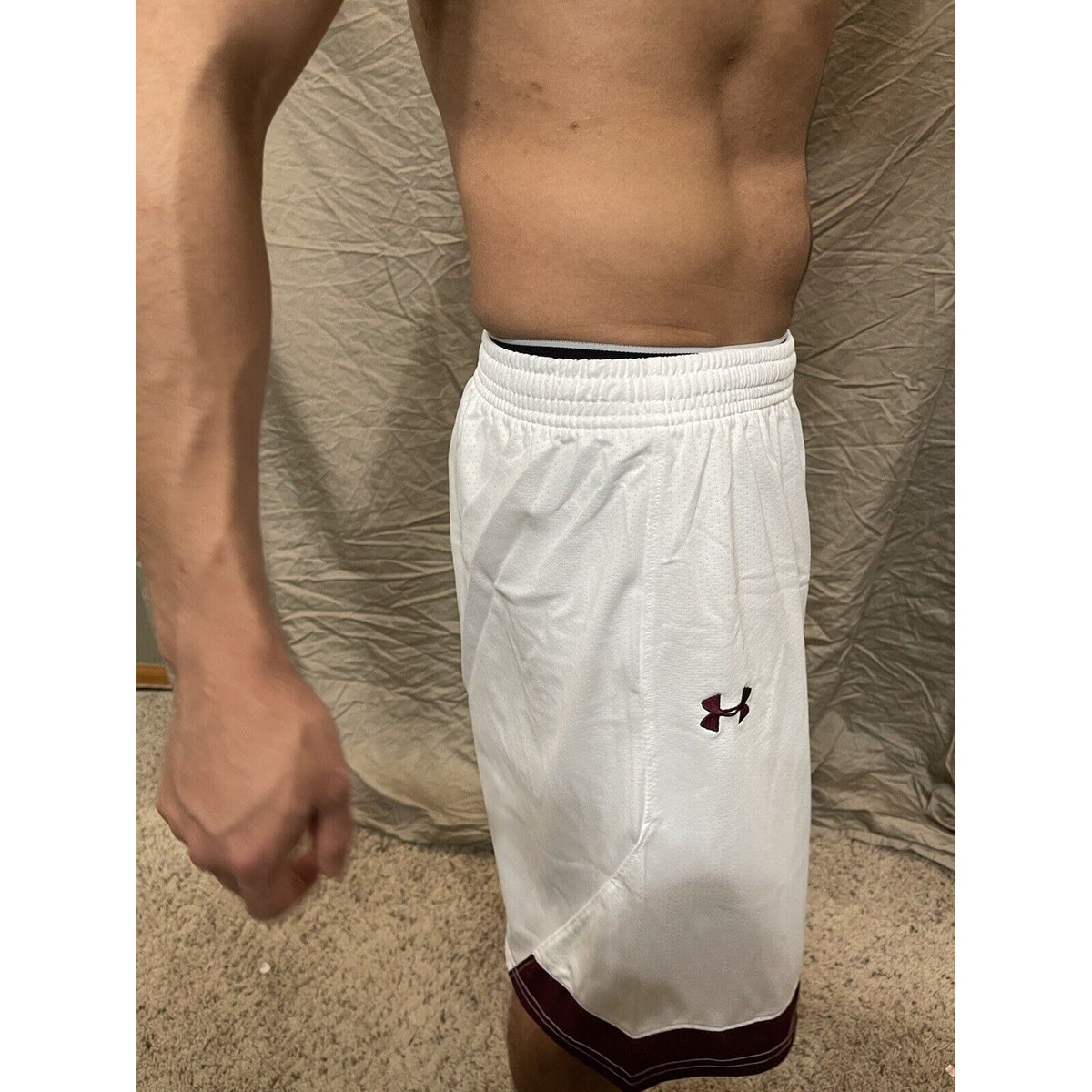 Men's under armour Adult Small white and Maroon Lacrosse style shorts no pockets