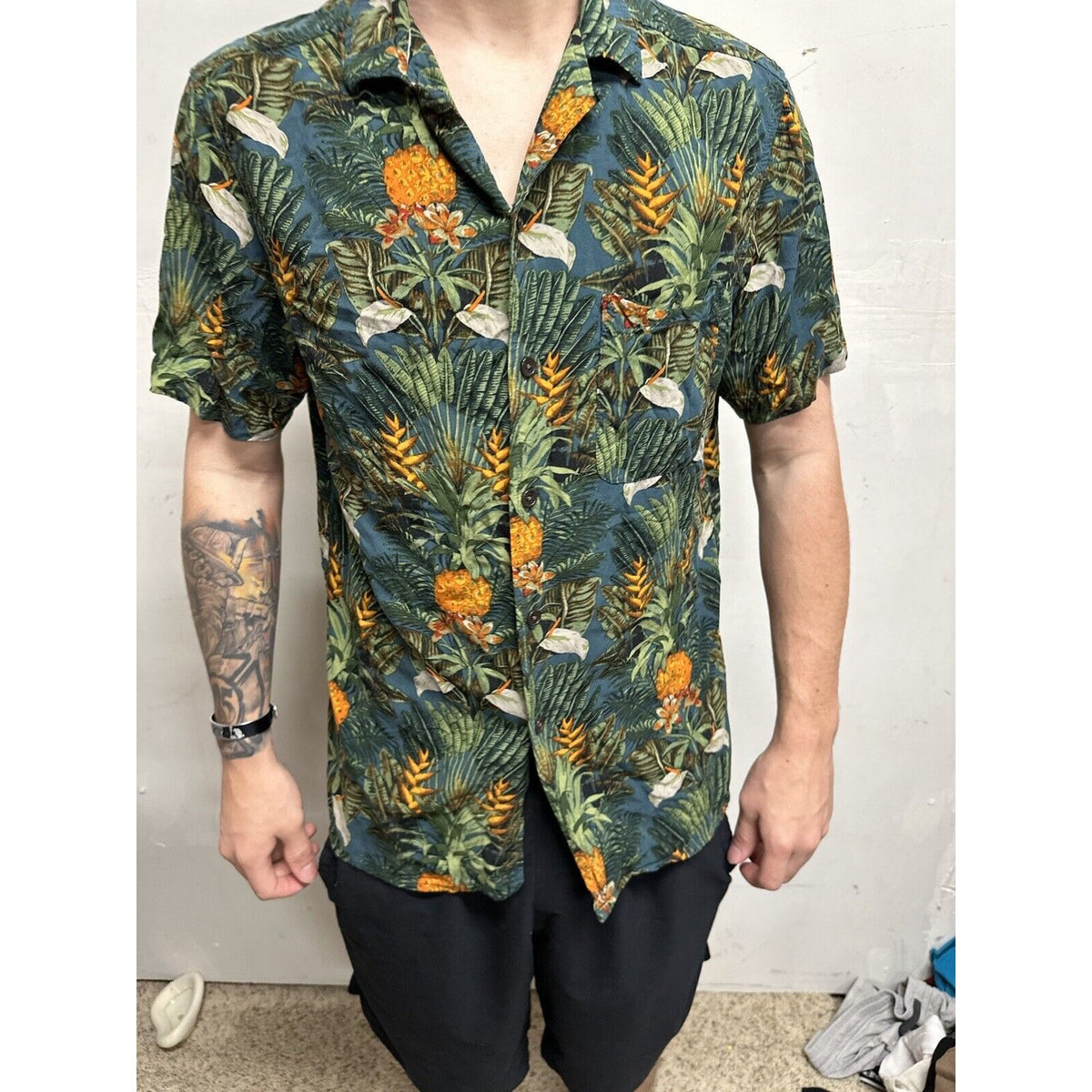 Men’s Medium Goodfellow Tropical Hawaiian Shirt Button Up Short Sleeve