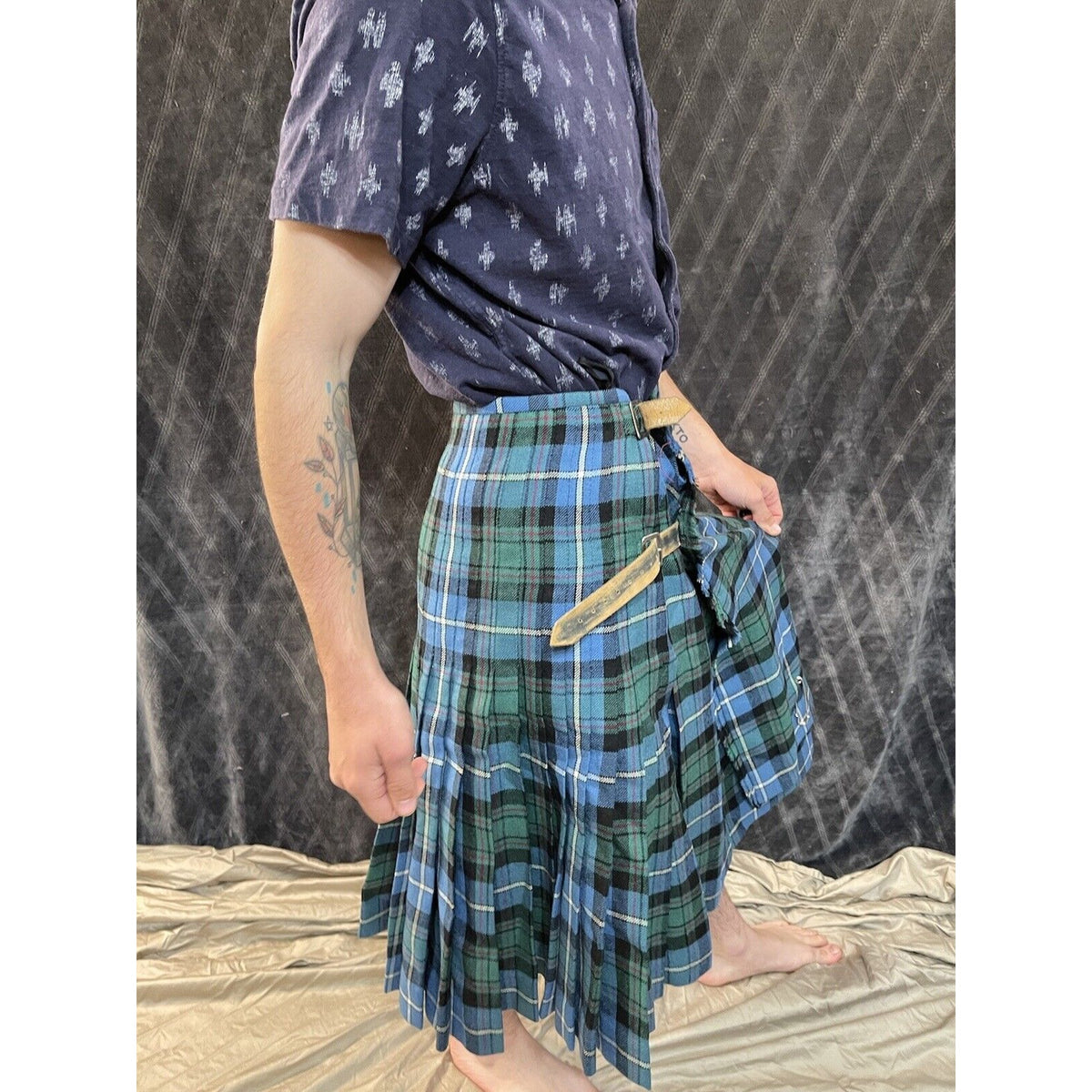 men’s kilt woman’s skirt 45” across stretched out plaid green and blue