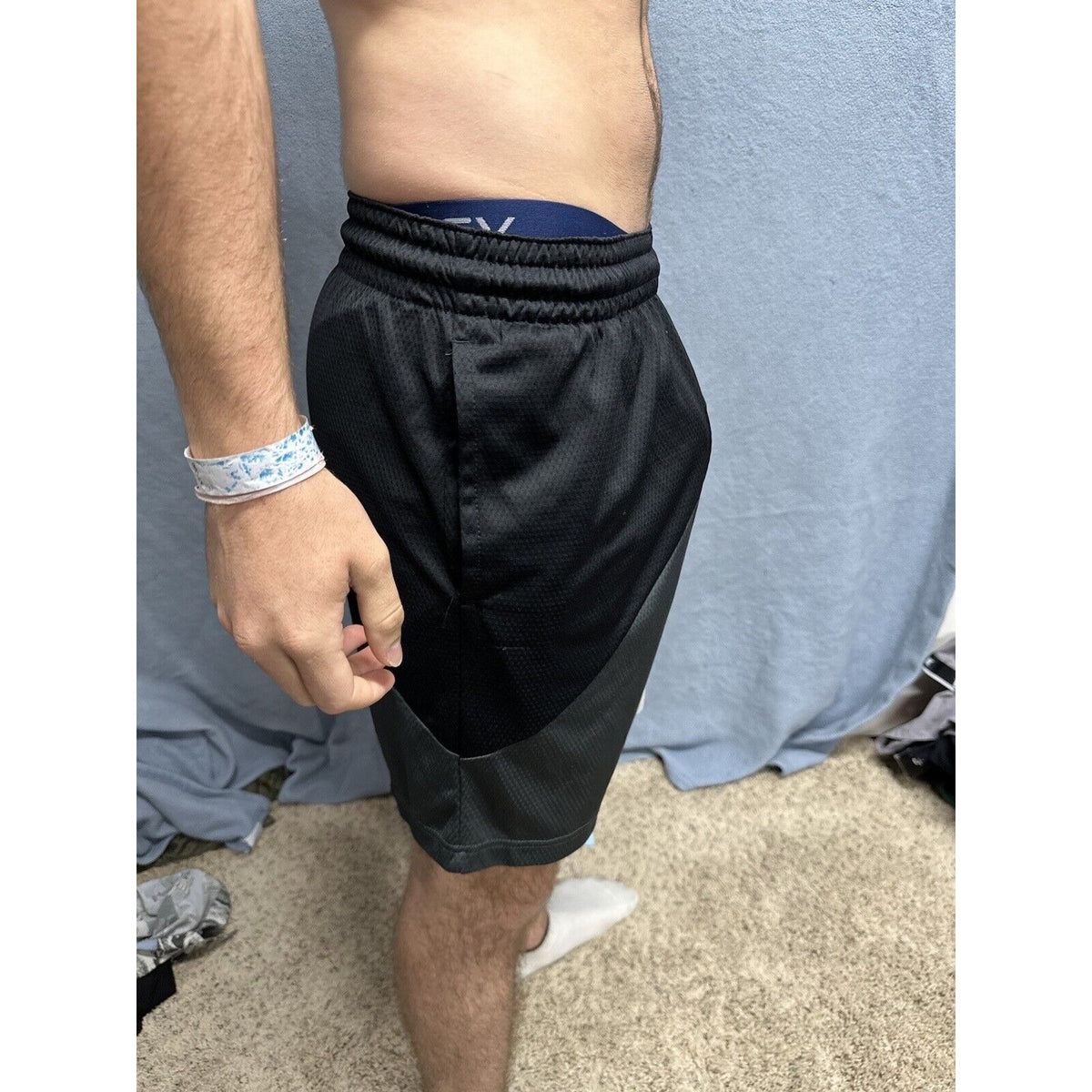 Men’s Nike Black Gray White Small Dri Fit Shorts With Pockets