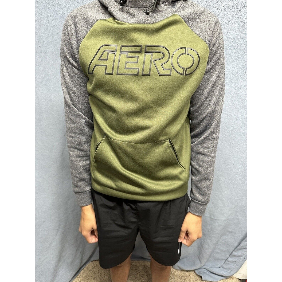 Men’s Green And Gray Pull Over Hoodie Medium Aeropostale