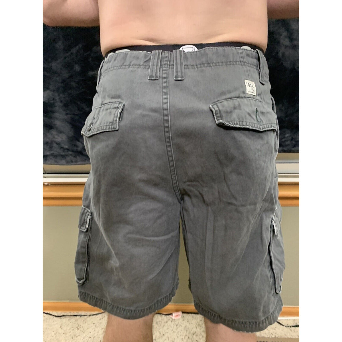 Quick Silver  Men's Size 34 Gray Rugged Cargo Shorts