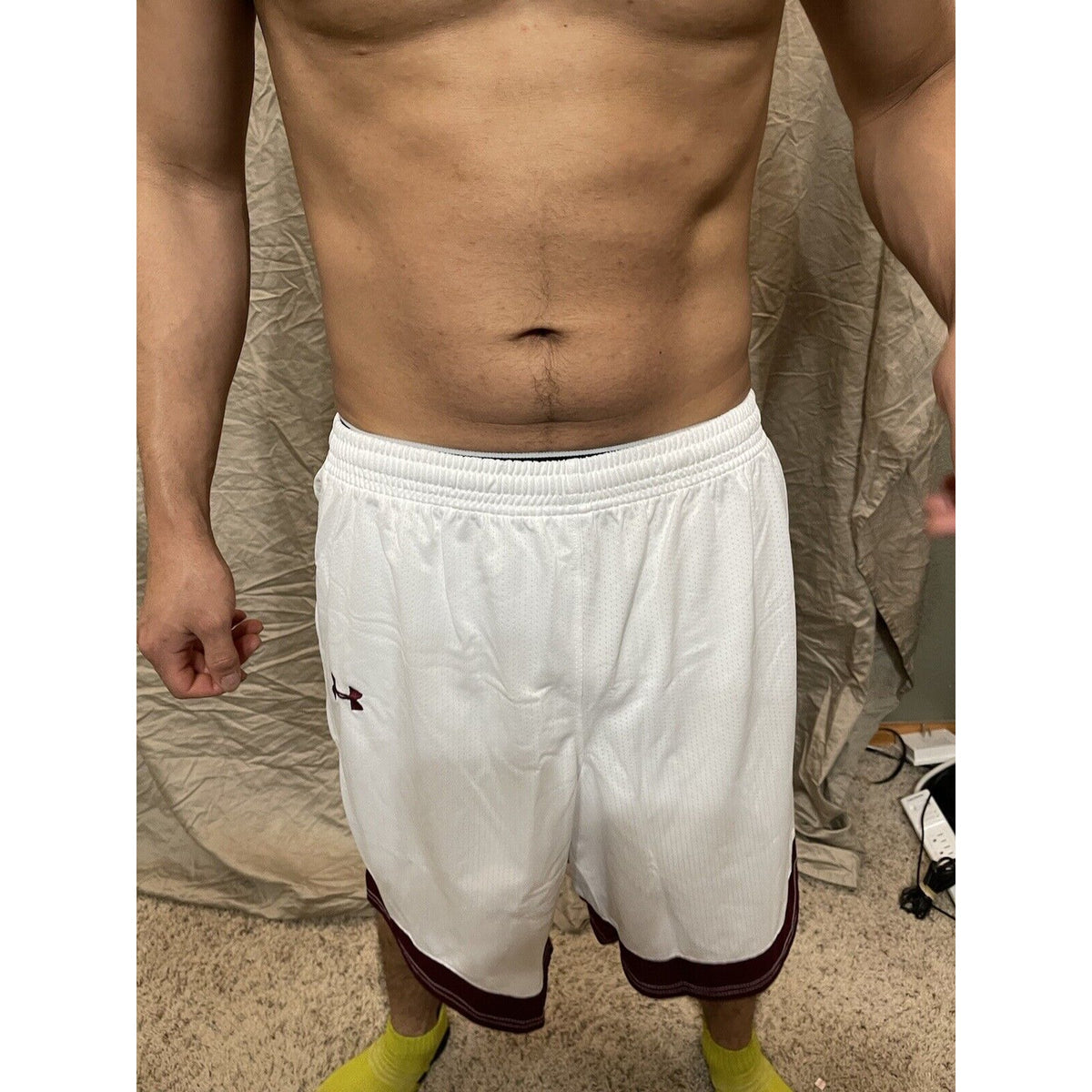 Men's under armour Adult Small white and Maroon Lacrosse style shorts no pockets
