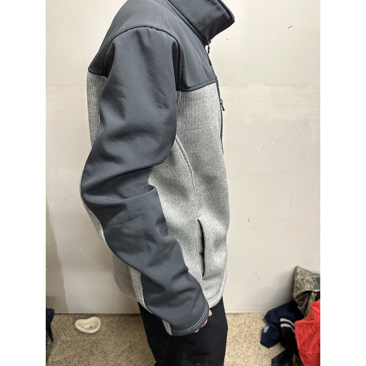 Men’s Large Swiss Tech Gray 42-44 Full Zip Jacket