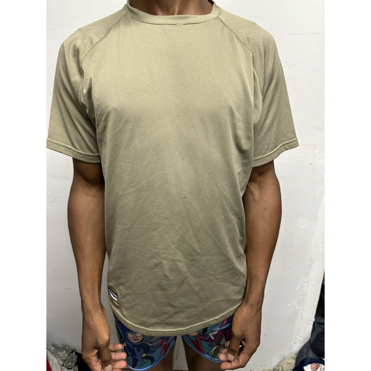 Men’s Ocp Tshirt Under Armour Medium Tactical Shirt Sleeve Shirt  Coyote Brown