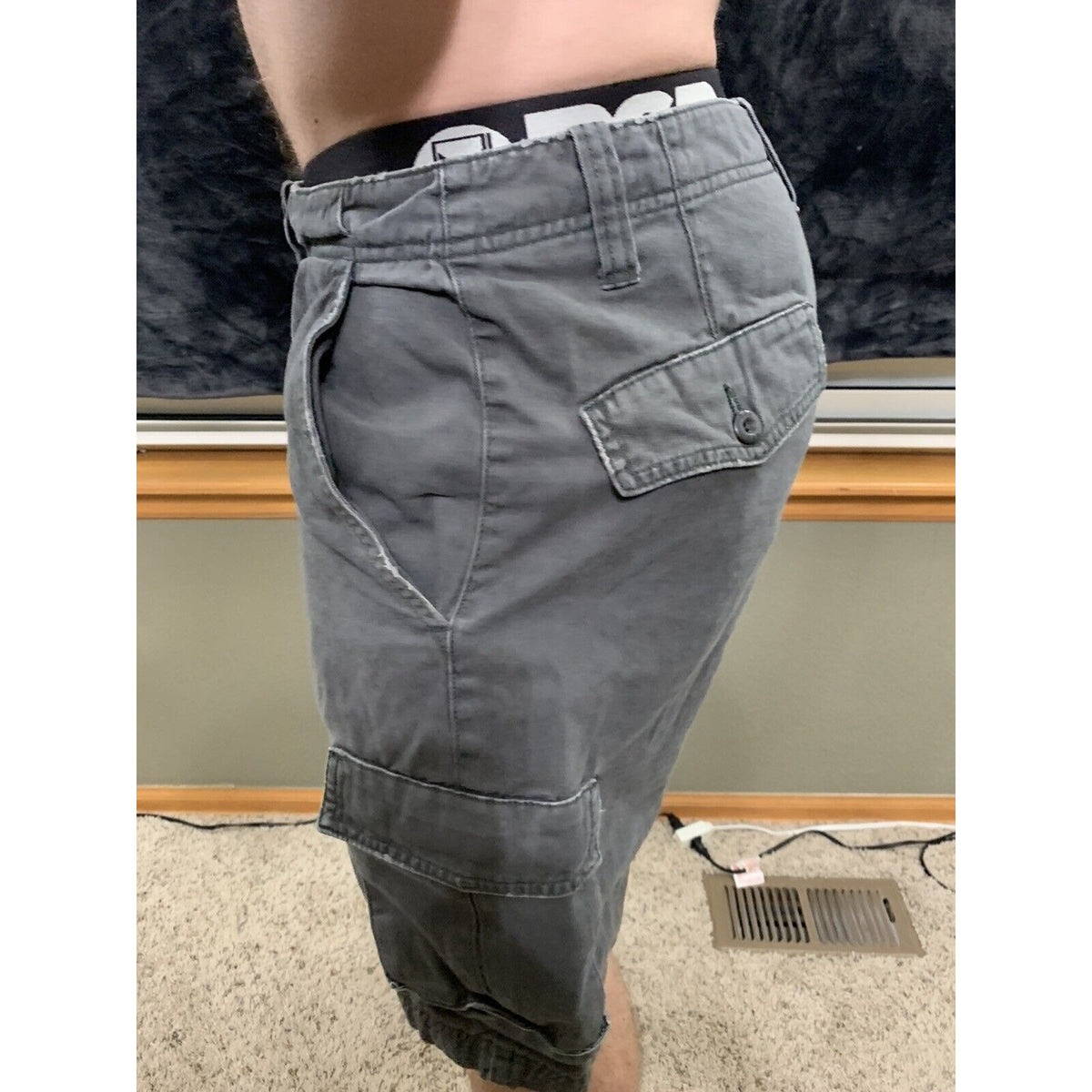 Quick Silver  Men's Size 34 Gray Rugged Cargo Shorts