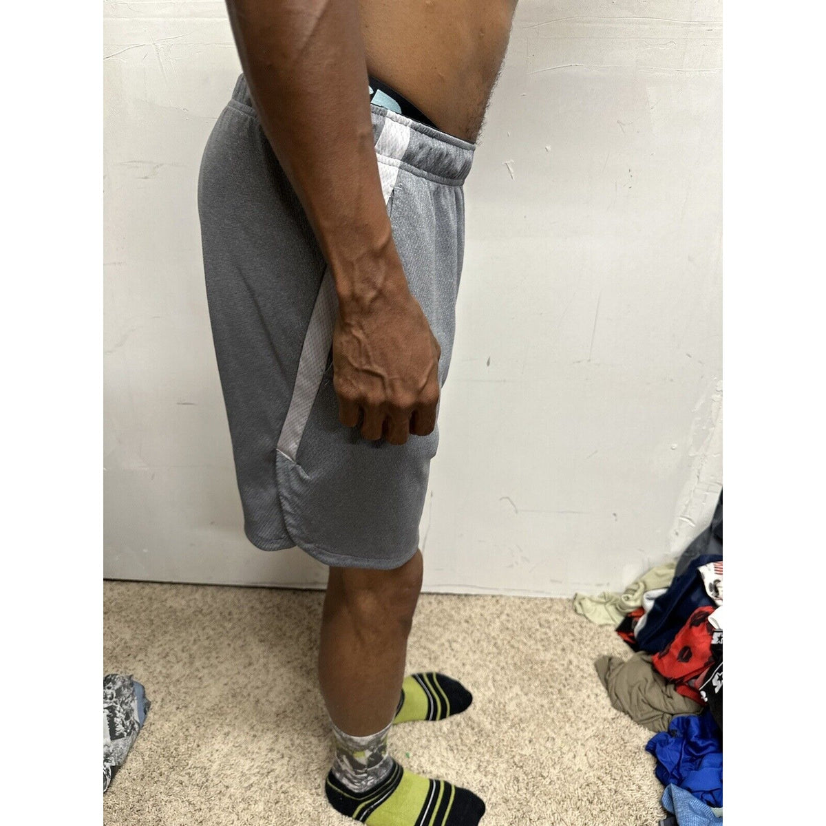 Men’s Nike Small Gray With Pockets Athletic Shorts Dri Fit