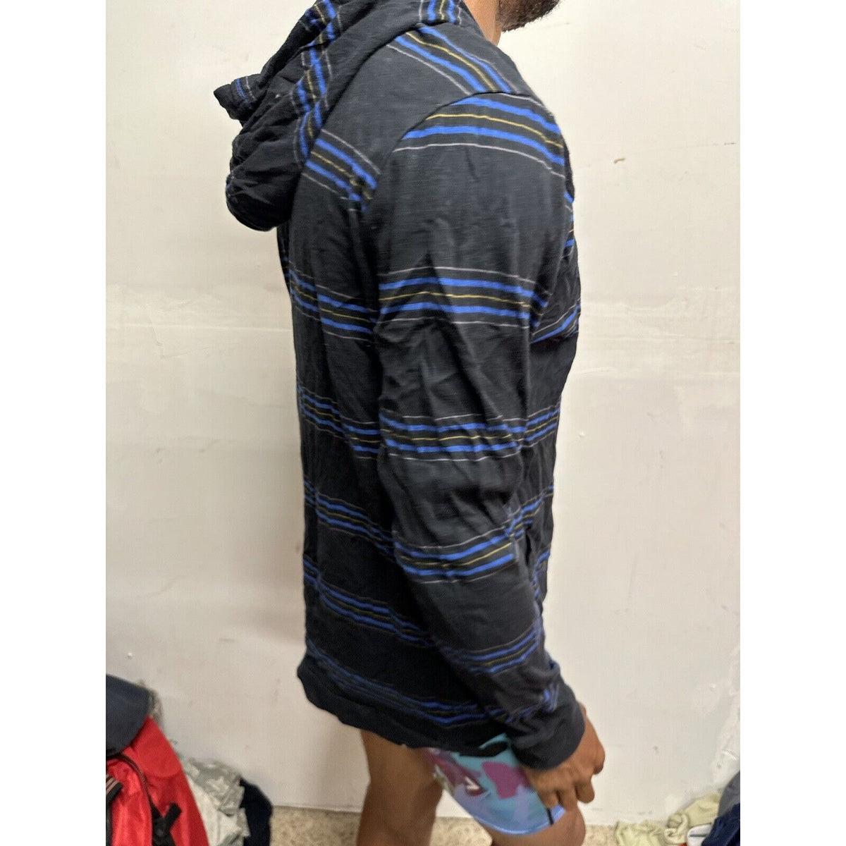Men’s Volcom Medium Black Blue Striped Long Sleeve Hoodie